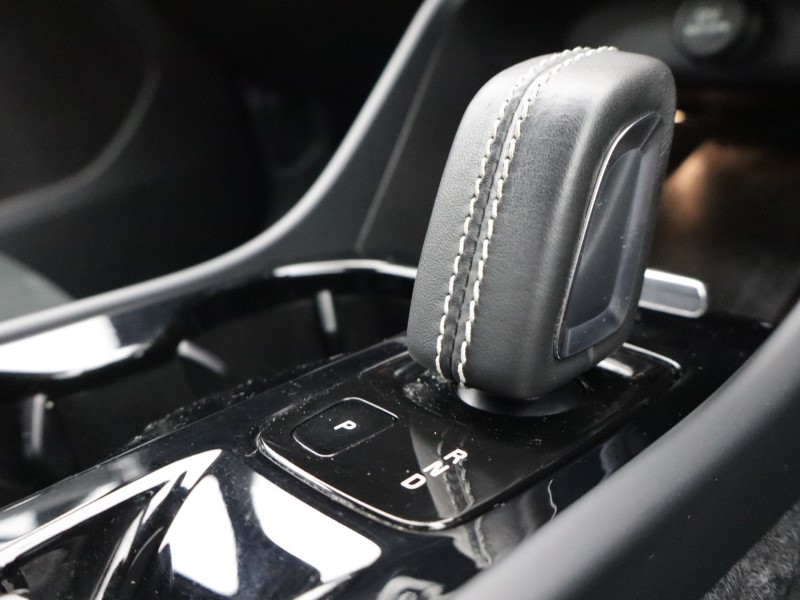 2022 (22) VOLVO XC40 1.5 T3 [163] R DESIGN 5dr Geartronic 5150996