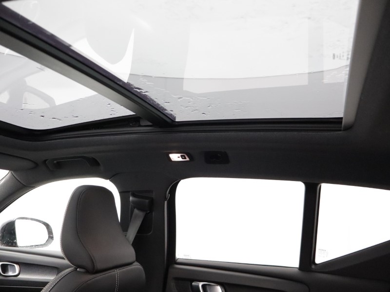 2022 (22) VOLVO XC40 1.5 T3 [163] R DESIGN 5dr Geartronic 5150962