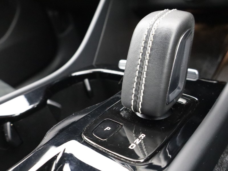 2022 (22) VOLVO XC40 1.5 T3 [163] R DESIGN 5dr Geartronic 5150995