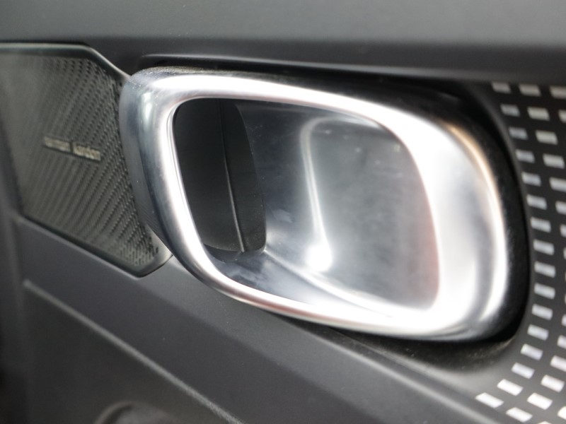 2022 (22) VOLVO XC40 1.5 T3 [163] R DESIGN 5dr Geartronic 5150971