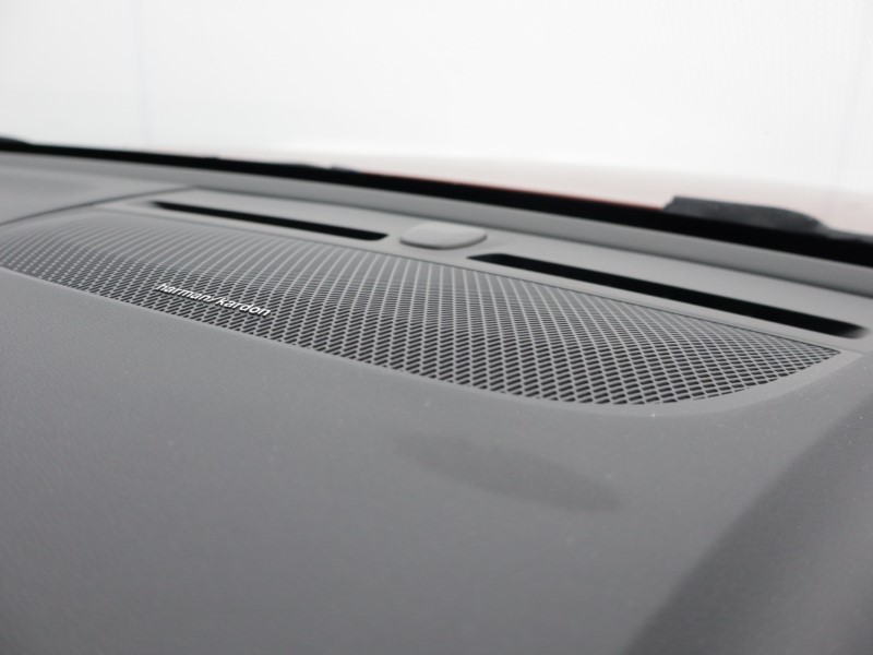 2022 (22) VOLVO XC40 1.5 T3 [163] R DESIGN 5dr Geartronic 5150999