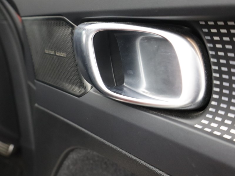 2022 (22) VOLVO XC40 1.5 T3 [163] R DESIGN 5dr Geartronic 5150972