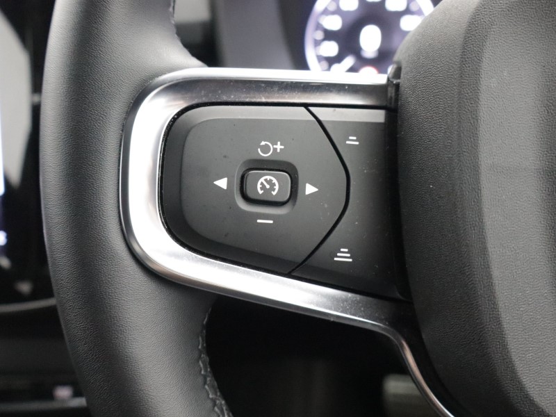 2022 (22) VOLVO XC40 1.5 T3 [163] R DESIGN 5dr Geartronic 5150986