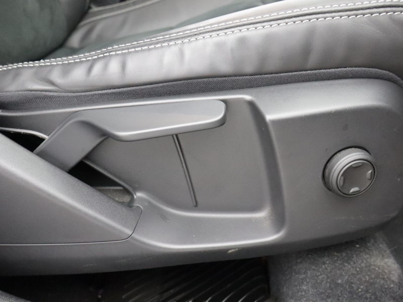 2022 (22) VOLVO XC40 1.5 T3 [163] R DESIGN 5dr Geartronic 5150976