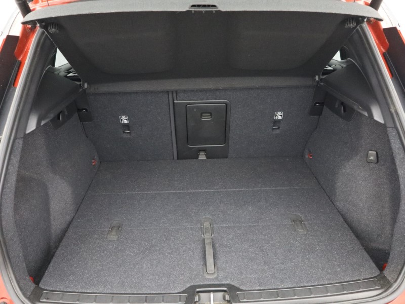 2022 (22) VOLVO XC40 1.5 T3 [163] R DESIGN 5dr Geartronic 5150954