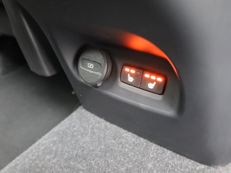 2022 (22) VOLVO XC40 1.5 T3 [163] R DESIGN 5dr Geartronic 5151046