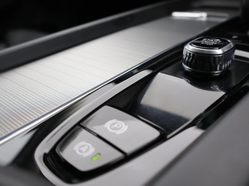 2024 (24) VOLVO XC60 2.0 T6 [350] RC PHEV Plus Dark 5dr AWD Geartronic 5176865