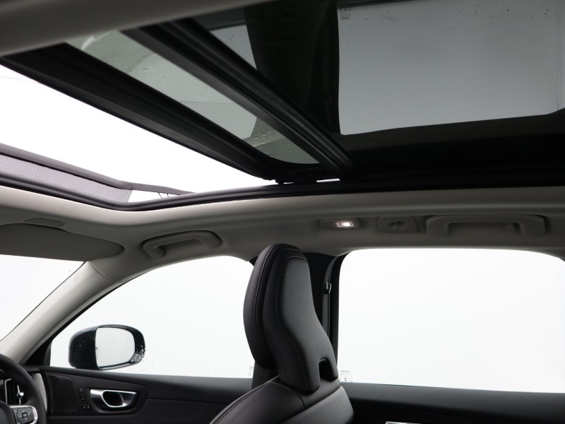 2024 (24) VOLVO XC60 2.0 T6 [350] RC PHEV Plus Dark 5dr AWD Geartronic 5176868