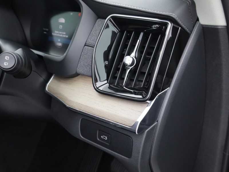 2025 (74) VOLVO XC90 2.0 B5P Plus Dark 5dr AWD Geartronic 5164315