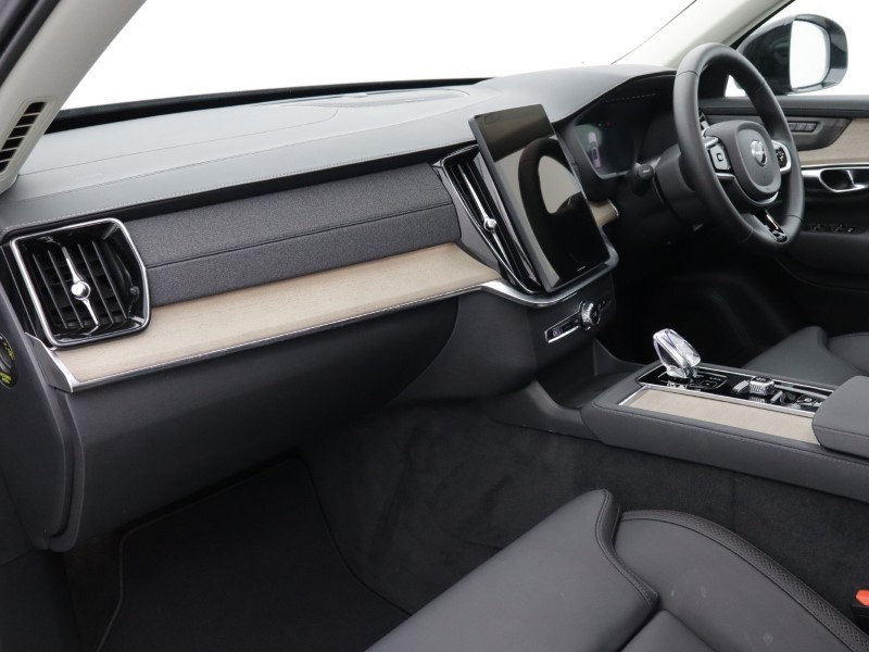 2025 (74) VOLVO XC90 2.0 B5P Plus Dark 5dr AWD Geartronic 5164320