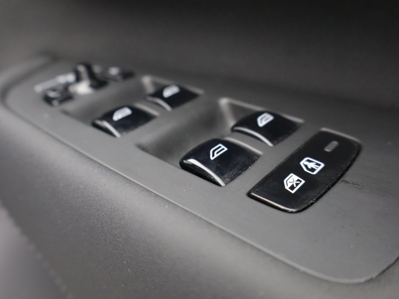 2025 (74) VOLVO XC90 2.0 B5P Plus Dark 5dr AWD Geartronic 5164313