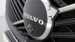 2025 (74) VOLVO XC90 2.0 B5P Plus Dark 5dr AWD Geartronic 5164296