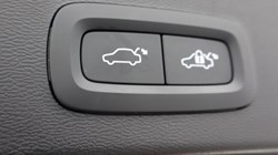 2023 (23) VOLVO XC40 2.0 B4P Ultimate Dark 5dr Auto 5165460