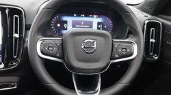 2023 (23) VOLVO XC40 2.0 B4P Ultimate Dark 5dr Auto 5165491