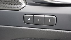 2023 (23) VOLVO XC40 2.0 B4P Ultimate Dark 5dr Auto 5165474