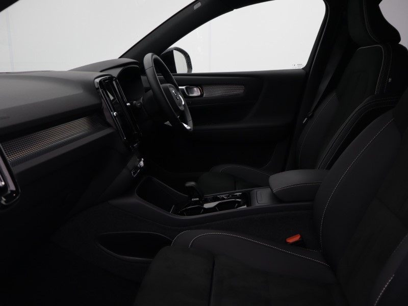 2023 (23) VOLVO XC40 2.0 B4P Ultimate Dark 5dr Auto 5165465