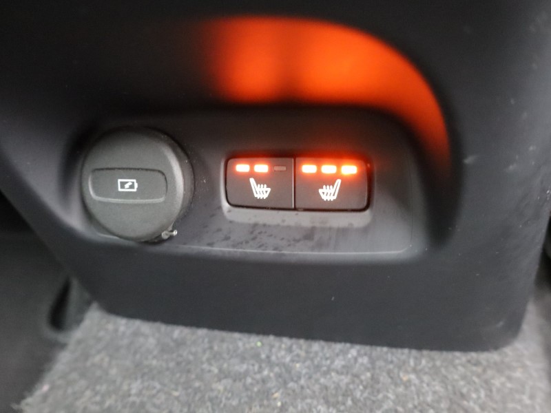 2023 (23) VOLVO XC40 2.0 B4P Ultimate Dark 5dr Auto 5165489