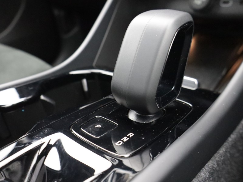 2023 (23) VOLVO XC40 2.0 B4P Ultimate Dark 5dr Auto 5165501