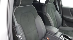 2023 (23) VOLVO XC40 2.0 B4P Ultimate Dark 5dr Auto 5165478