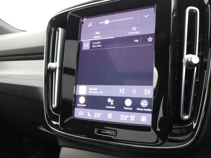 2023 (23) VOLVO XC40 2.0 B4P Ultimate Dark 5dr Auto 5165497