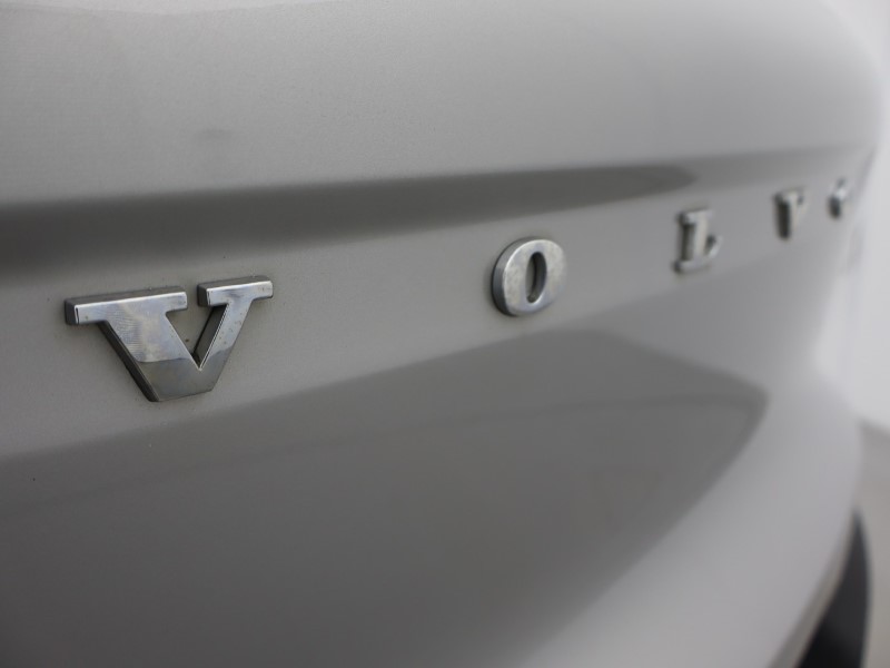 2023 (23) VOLVO XC40 2.0 B4P Ultimate Dark 5dr Auto 5165457