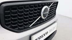 2023 (23) VOLVO XC40 2.0 B4P Ultimate Dark 5dr Auto 5165451