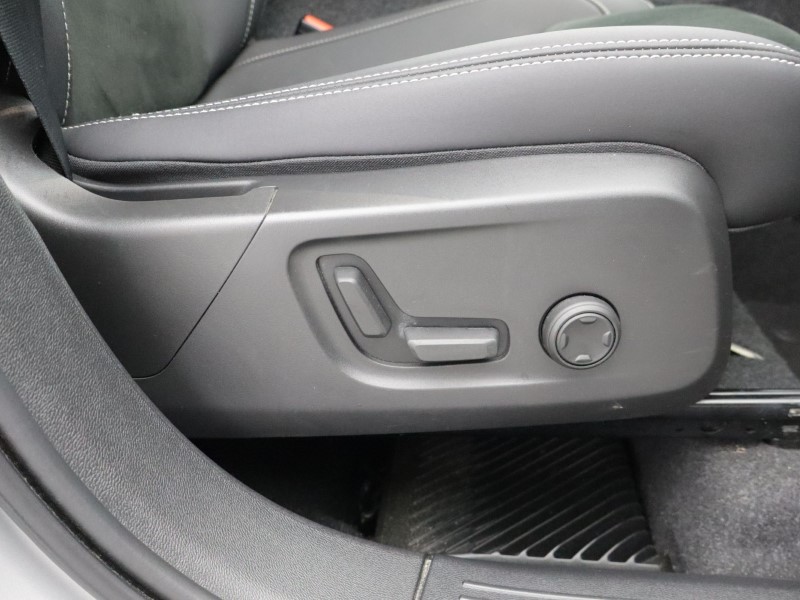 2023 (23) VOLVO XC40 2.0 B4P Ultimate Dark 5dr Auto 5165476