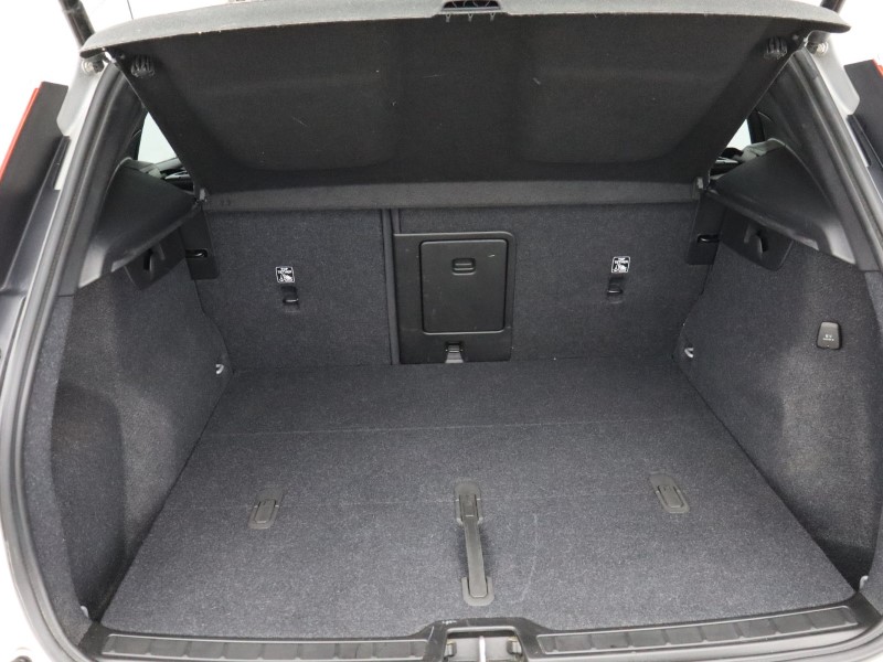 2023 (23) VOLVO XC40 2.0 B4P Ultimate Dark 5dr Auto 5165459