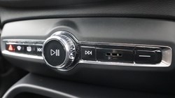 2023 (23) VOLVO XC40 2.0 B4P Ultimate Dark 5dr Auto 5165500