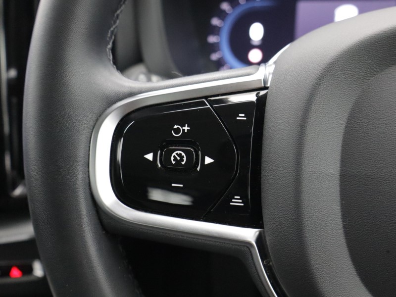 2022 (72) VOLVO XC60 2.0 B5P Plus Dark 5dr AWD Geartronic 5152983