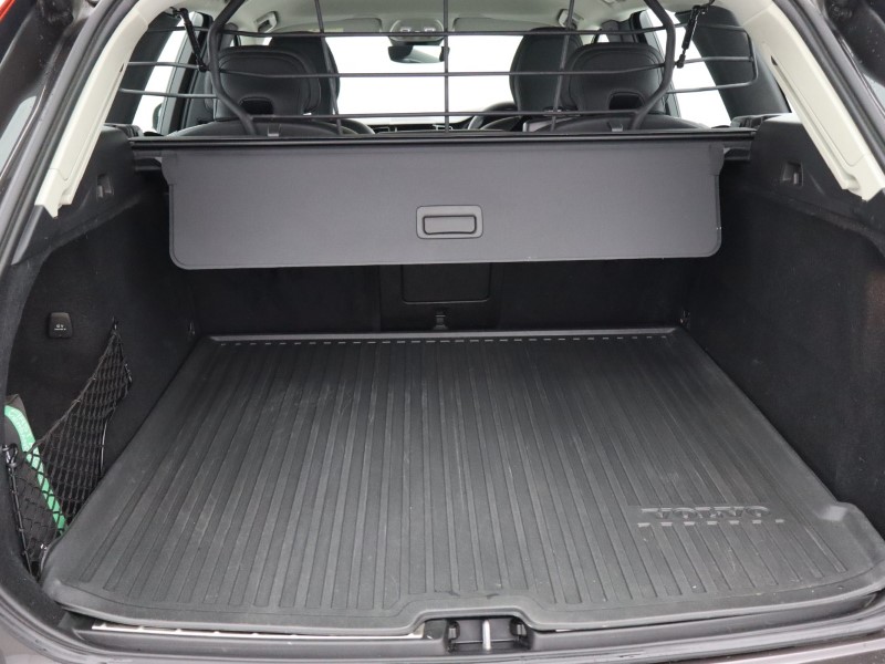 2022 (72) VOLVO XC60 2.0 B5P Plus Dark 5dr AWD Geartronic 5152954