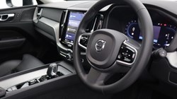 2022 (72) VOLVO XC60 2.0 B5P Plus Dark 5dr AWD Geartronic 5152968