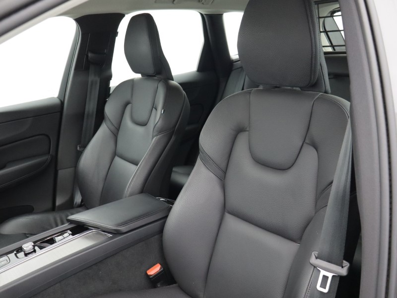 2022 (72) VOLVO XC60 2.0 B5P Plus Dark 5dr AWD Geartronic 5152972