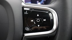 2022 (72) VOLVO XC60 2.0 B5P Plus Dark 5dr AWD Geartronic 5152984