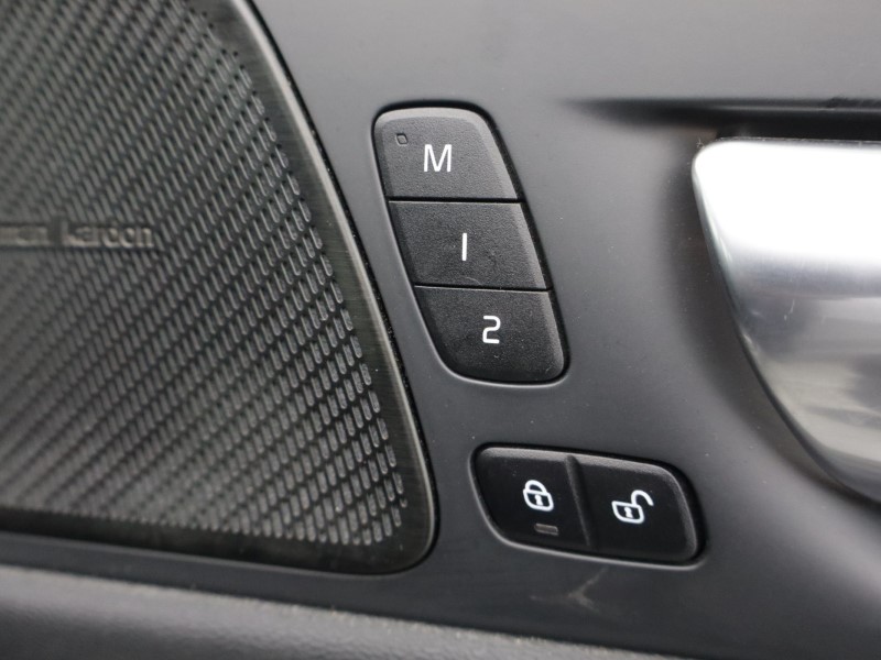 2022 (72) VOLVO XC60 2.0 B5P Plus Dark 5dr AWD Geartronic 5152966