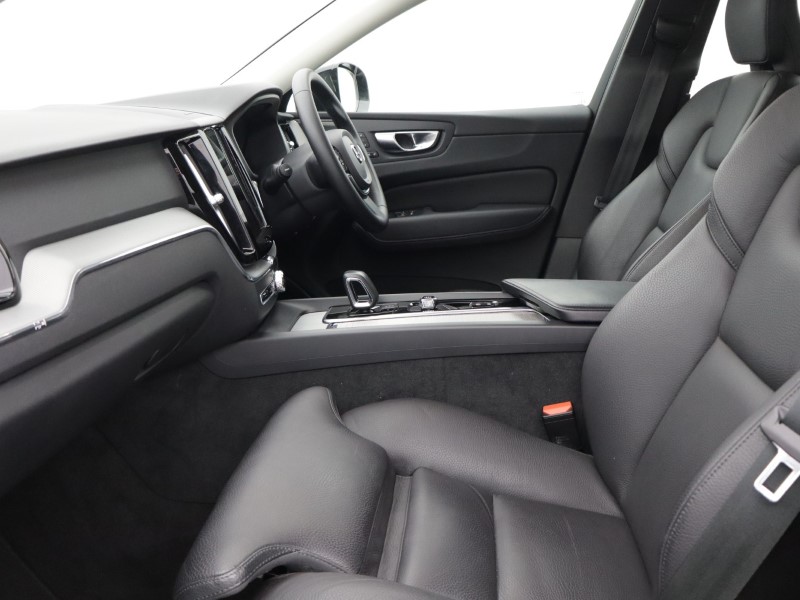2022 (72) VOLVO XC60 2.0 B5P Plus Dark 5dr AWD Geartronic 5152960
