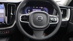 2022 (72) VOLVO XC60 2.0 B5P Plus Dark 5dr AWD Geartronic 5152982