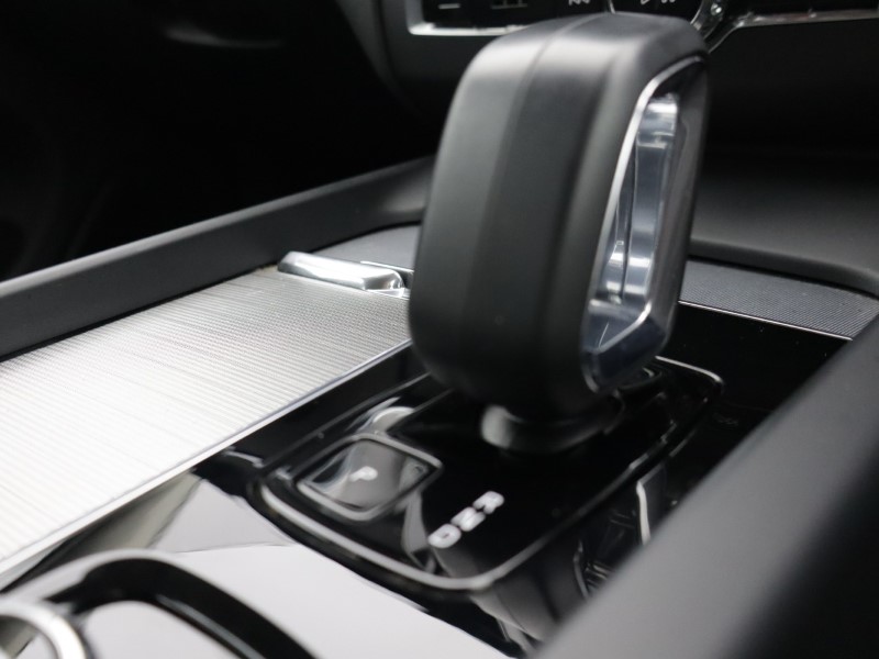 2022 (72) VOLVO XC60 2.0 B5P Plus Dark 5dr AWD Geartronic 5152993