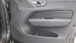2022 (72) VOLVO XC60 2.0 B5P Plus Dark 5dr AWD Geartronic 5152962