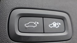 2022 (72) VOLVO XC60 2.0 B5P Plus Dark 5dr AWD Geartronic 5152955