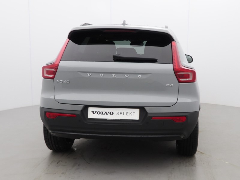 2025 (75) VOLVO XC40 2.0 B4P Ultra Dark 5dr Auto *VAT QUALIFYING* 5144736