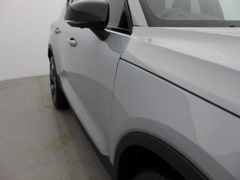 2025 (75) VOLVO XC40 2.0 B4P Ultra Dark 5dr Auto *VAT QUALIFYING* 5144746