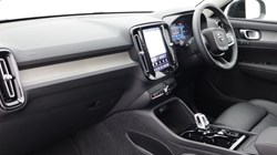 2025 (75) VOLVO XC40 2.0 B4P Ultra Dark 5dr Auto *VAT QUALIFYING* 5144774