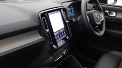 2025 (75) VOLVO XC40 2.0 B4P Ultra Dark 5dr Auto *VAT QUALIFYING* 5144775