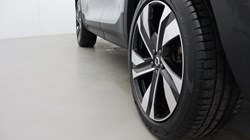 2025 (75) VOLVO XC40 2.0 B4P Ultra Dark 5dr Auto *VAT QUALIFYING* 5144755