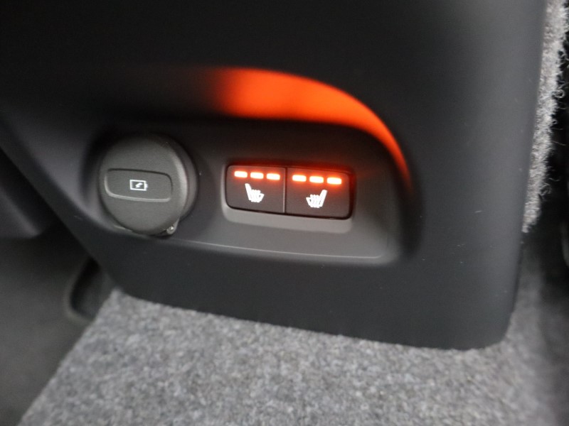 2025 (75) VOLVO XC40 2.0 B4P Ultra Dark 5dr Auto *VAT QUALIFYING* 5144776