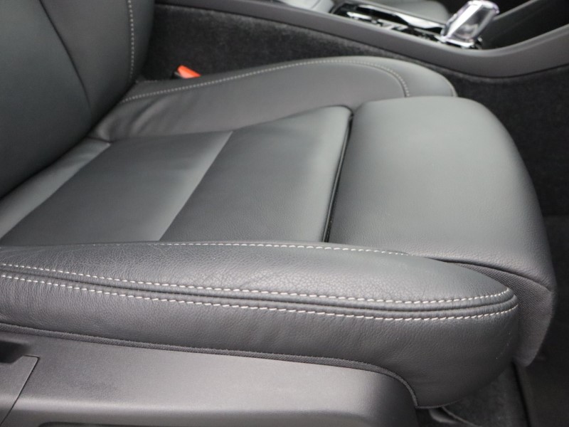 2025 (75) VOLVO XC40 2.0 B4P Ultra Dark 5dr Auto *VAT QUALIFYING* 5144770