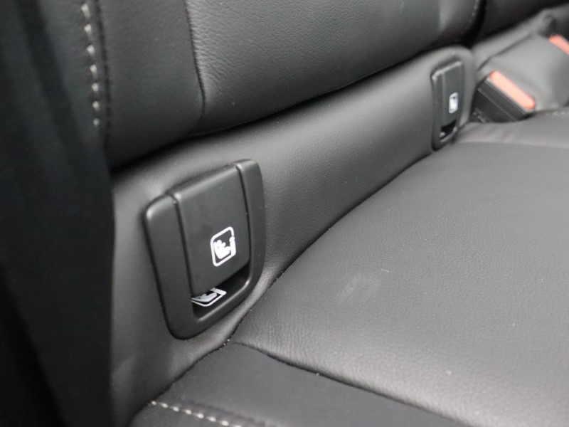 2025 (75) VOLVO XC40 2.0 B4P Ultra Dark 5dr Auto *VAT QUALIFYING* 5144762