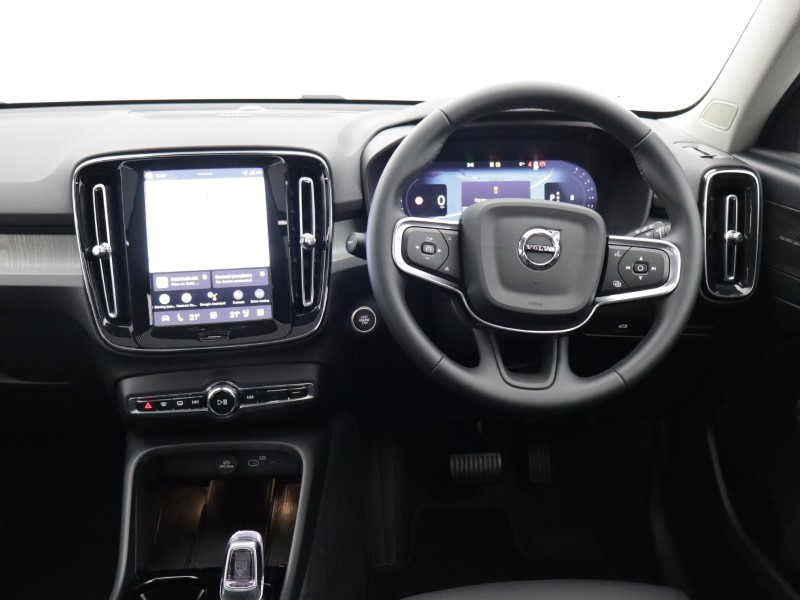 2025 (75) VOLVO XC40 2.0 B4P Ultra Dark 5dr Auto *VAT QUALIFYING* 5144777