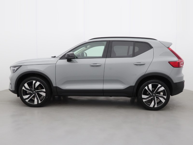 2025 (75) VOLVO XC40 2.0 B4P Ultra Dark 5dr Auto *VAT QUALIFYING* 5144737